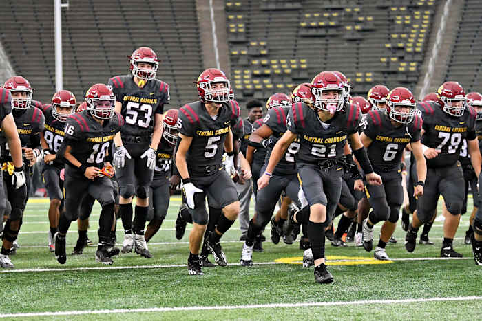 St John Bosco Central Catholic football 2022 Leon Neuschwander 10